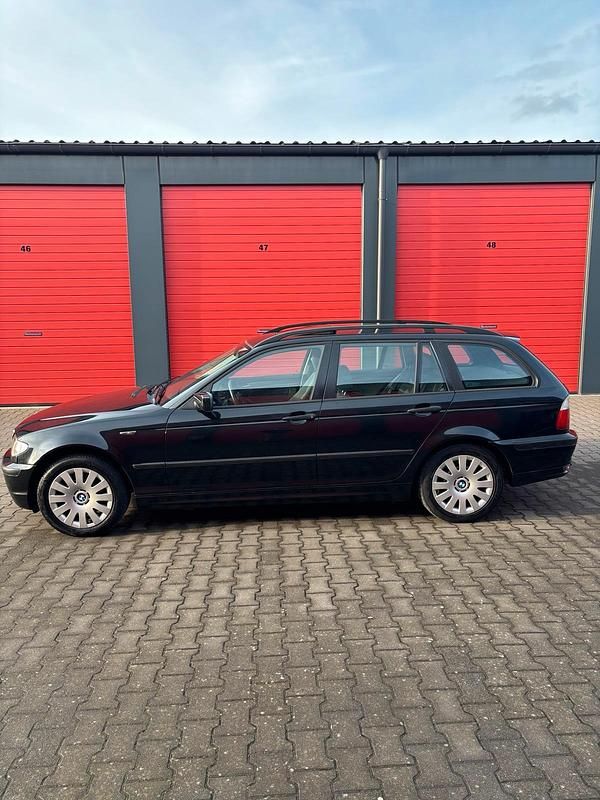 Gebraucht BMW 316 116 PS (85 kW) 2005 Schwarz Kombi