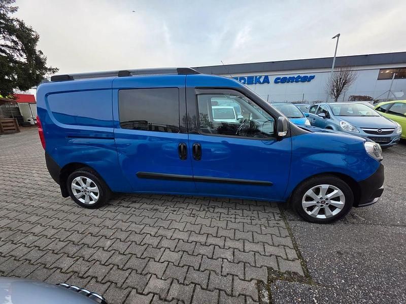 Gebraucht Fiat Doblò Basis 95 PS (69 kW) 2017 Blau Van / Kleinbus