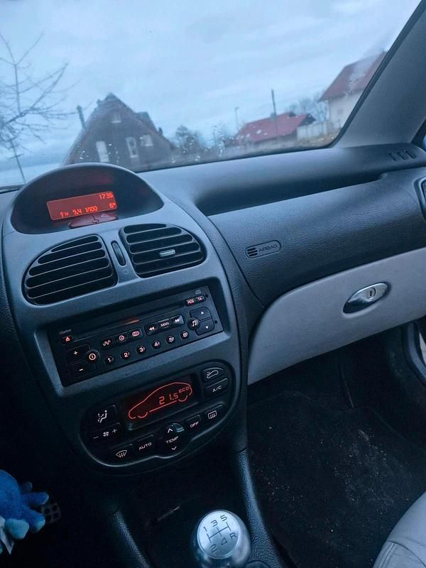 Gebraucht Peugeot 206 CC 109 PS (80 kW) 2005 Blau Cabrio