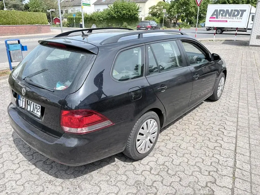 Gebraucht VW Golf VI Comfortline 105 PS (77 kW) 2010 Schwarz Kleinwagen