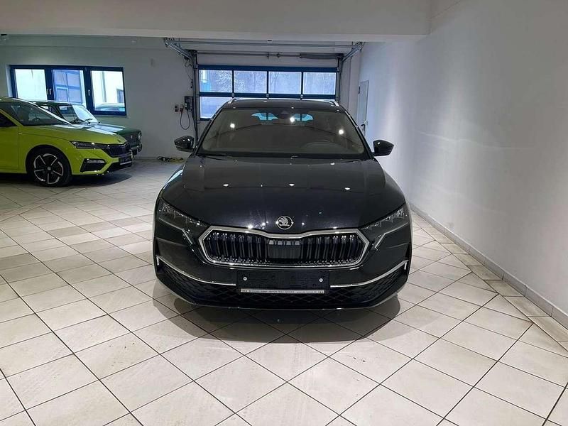 Gebraucht Skoda Octavia Selection 150 PS (110 kW) 2025 Schwarz Kombi