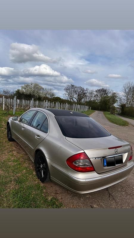 Gebraucht Mercedes E280 231 PS (169 kW) 2007 Gold Limousine