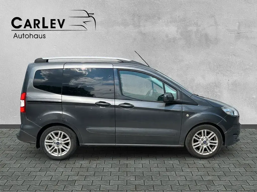 Gebraucht Ford Tourneo Courier Titanium 101 PS (74 kW) 2017 Grau Van / Kleinbus