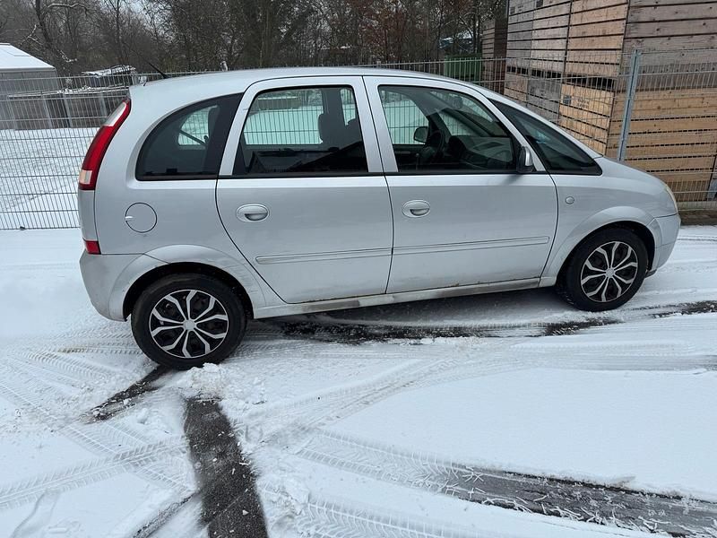Gebraucht Opel Meriva 90 PS (66 kW) 2005 Silber Van / Kleinbus