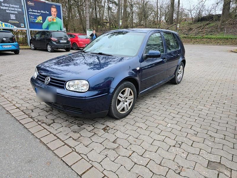 Gebraucht VW Golf IV 106 PS (77 kW) 2002 Blau Kleinwagen