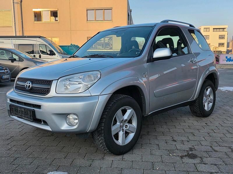 Silber Gebraucht 2005 Toyota RAV4 SUV | 7.499 € (Etwas zu teuer) - Bild 1/4