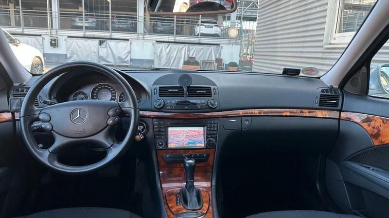 Silber Gebraucht 2009 Mercedes E200 Elegance Kombi | 7.500 € (Guter Preis) - Bild 1/4