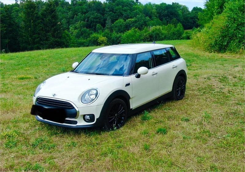 Weiß Gebraucht 2018 Mini One Clubman Kombi | 11.860 € (Guter Preis) - Bild 1/4