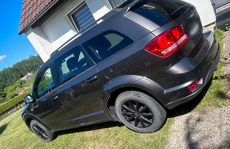 Gebraucht Fiat Freemont Black Code 177 PS (130 kW) 2016 Grau SUV