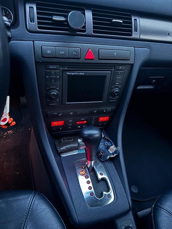 Gebraucht Audi A6 115 PS (84 kW) 2001 Grau Limousine