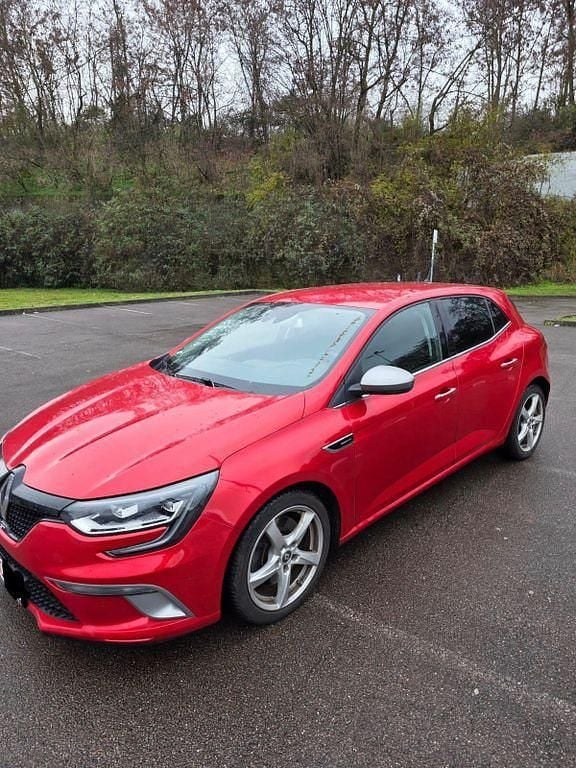 Gebraucht Renault Mégane IV GT 205 PS (150 kW) 2016 Rot Limousine