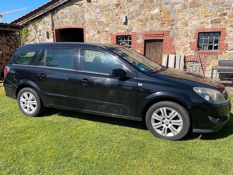 Second-hand Opel Astra 116 CP (85 kW) 2008 Negru Break