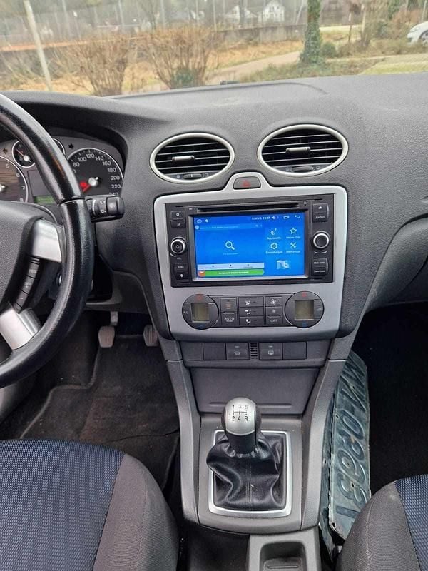 Gebraucht Ford Focus 105 PS (77 kW) 2005 Schwarz Kombi