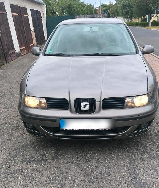 Beige Gebraucht 2003 Seat Leon Limousine | 1.300 € (Fairer Preis) - Bild 1/3