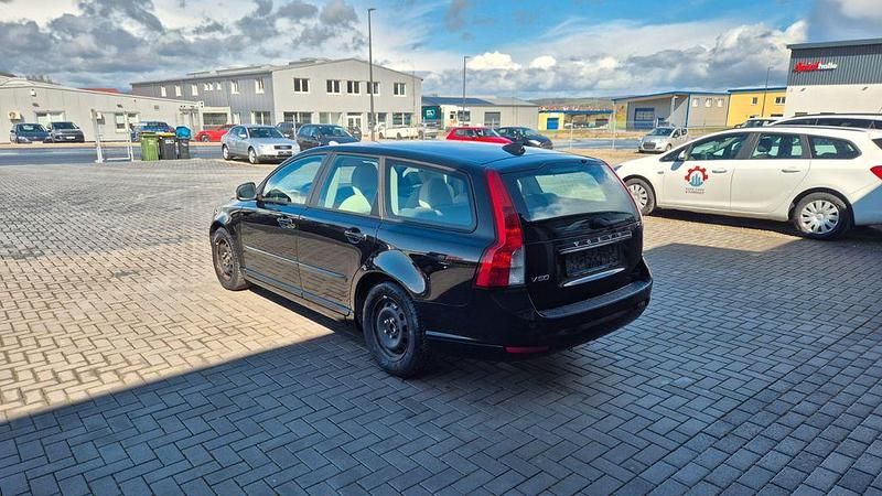 Gebraucht Volvo V50 114 PS (83 kW) 2011 Schwarz Kombi
