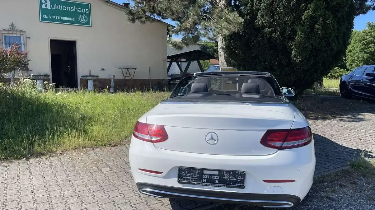 Gebraucht Mercedes C180 156 PS (114 kW) 2017 Polarweiss Cabrio