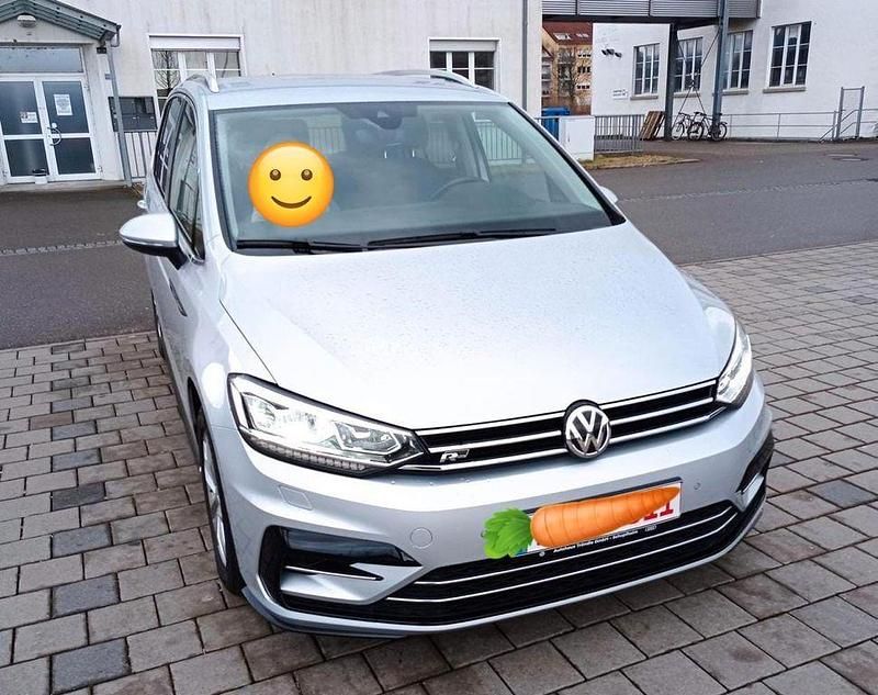 Silber Gebraucht 2018 VW Touran Highline Van / Kleinbus | 22.950 € (Fairer Preis) - Bild 1/4