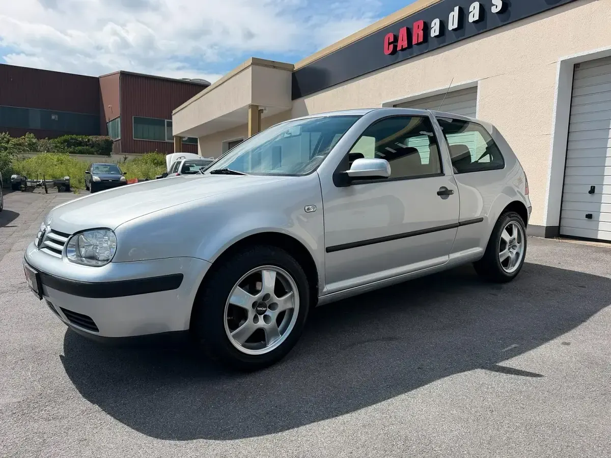 Gebraucht VW Golf IV 105 PS (77 kW) 2005 Silber Kleinwagen
