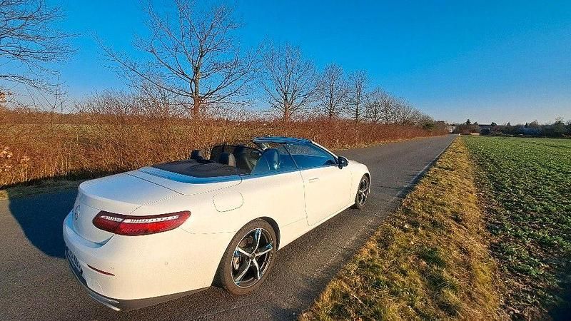 Gebraucht Mercedes E200 184 PS (135 kW) 2019 Weiß Cabrio