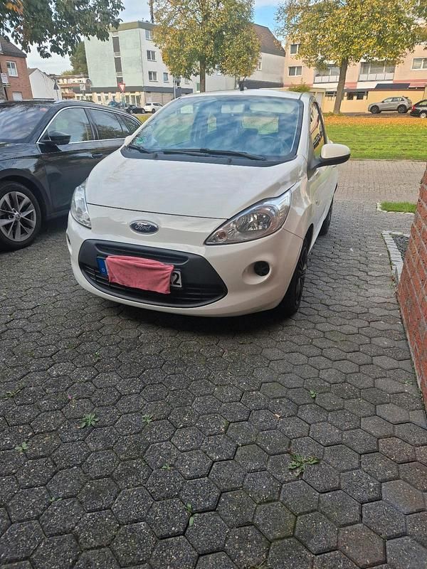 Weiß Gebraucht 2012 Ford Ka Kleinwagen | 2.450 € (Guter Preis) - Bild 1/4