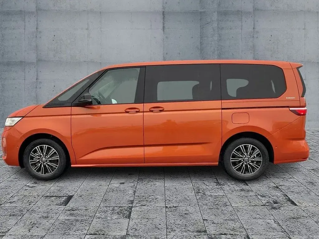 Gebraucht VW Multivan Life 150 PS (110 kW) 2026 Orange Van / Kleinbus