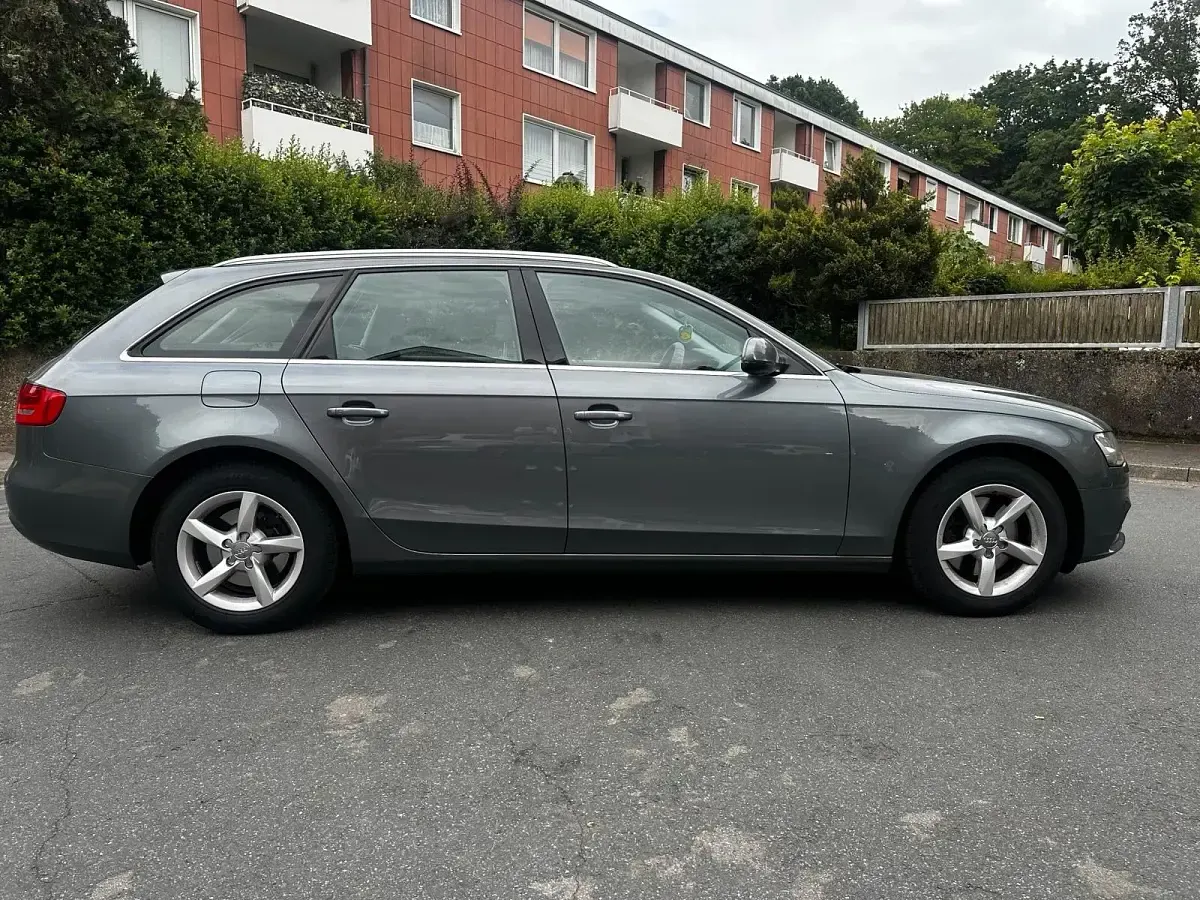 Gebraucht Audi A4 150 PS (110 kW) 2014 Grau Kombi