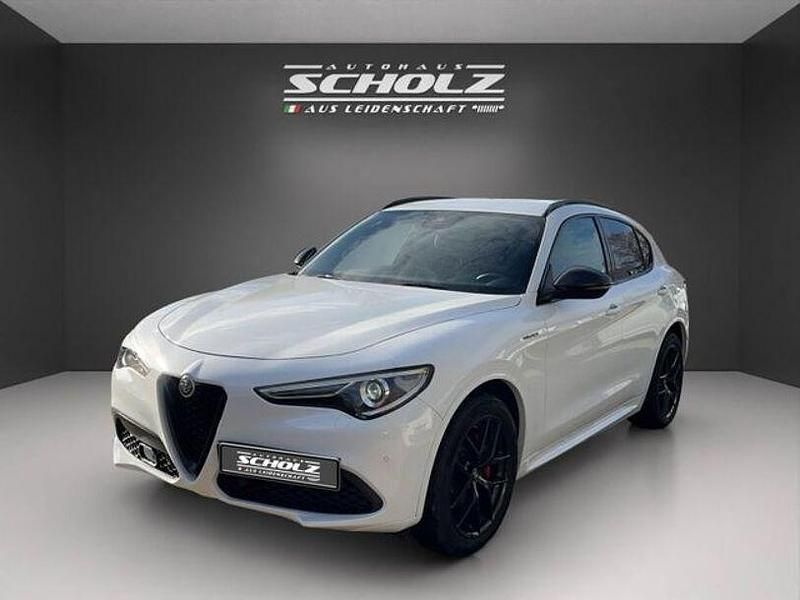 Bianco alfa, uni Gebraucht 2021 Alfa Romeo Stelvio Veloce SUV | 39.490 € (Etwas zu teuer) - Bild 1/4