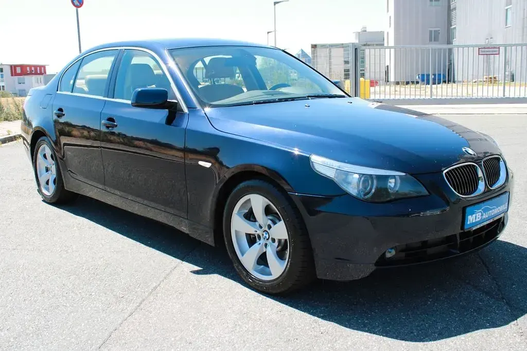 Gebraucht BMW 545 333 PS (244 kW) 2003 Blau Limousine