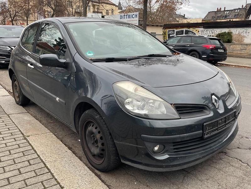 Gebraucht Renault Clio II 75 PS (55 kW) 2007 Grau Kleinwagen