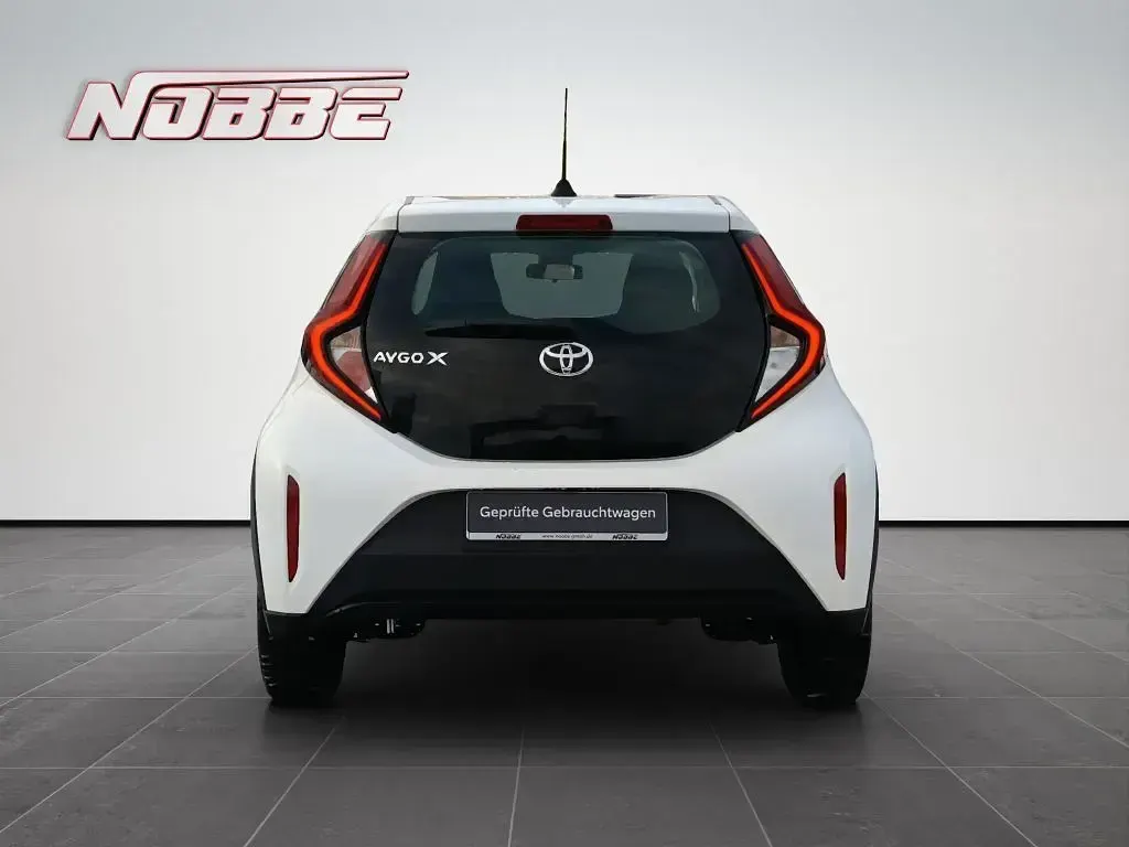 Gebraucht Toyota Aygo X Basis 72 PS (52 kW) 2023 Weiß SUV