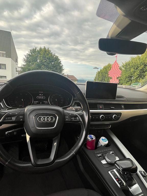 Gebraucht Audi A4 S-Line 150 PS (110 kW) 2017 Grau Limousine