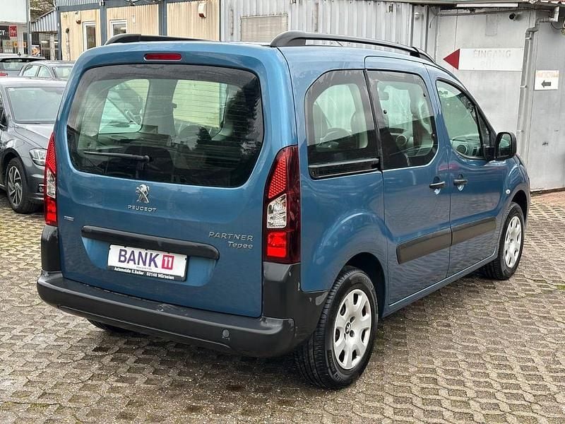 Gebraucht Peugeot Partner Tepee Active 110 PS (80 kW) 2018 Blau kyanos Van / Kleinbus