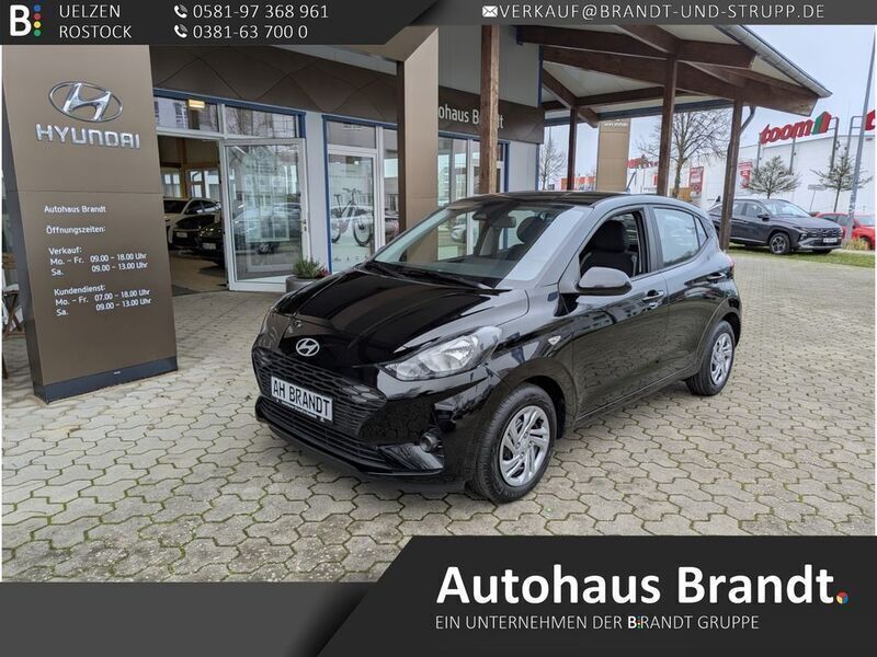 Gebraucht Hyundai i10 Select 63 PS (46 kW) 2024 Schwarz Kleinwagen