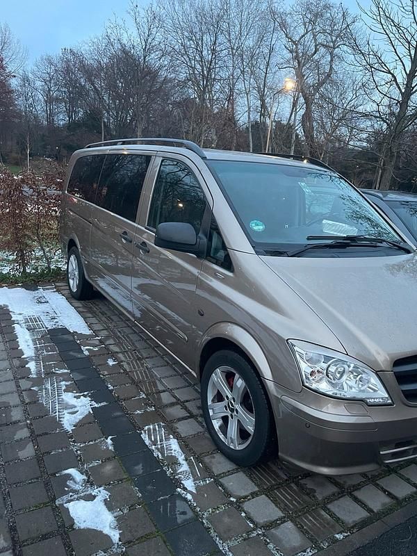 Gold Gebraucht 2013 Mercedes Vito Van | 17.500 € - Bild 1/4