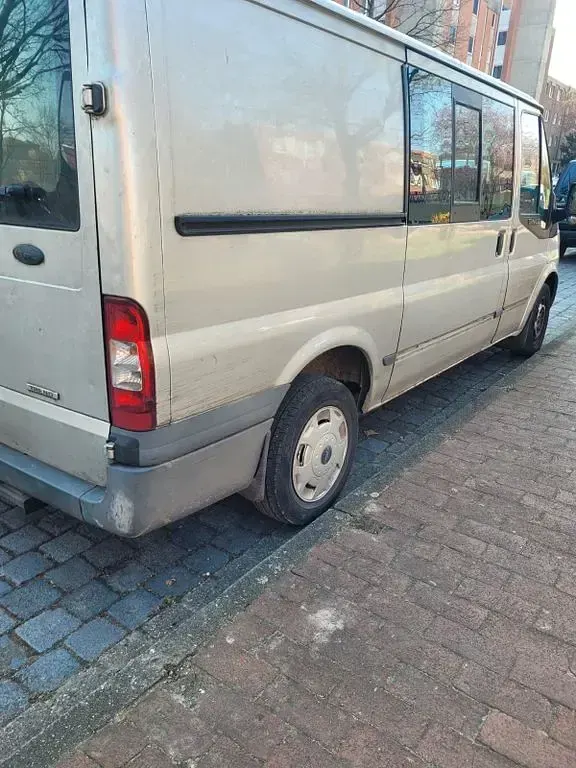 Gebraucht Ford Transit 116 PS (85 kW) 2009 Silber Van / Kleinbus