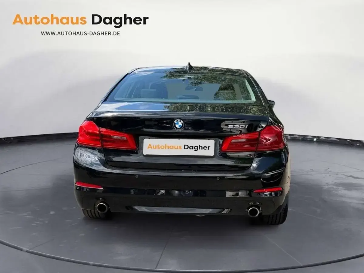 Gebraucht BMW 530 252 PS (185 kW) 2017 Schwarz ii/bonnet fluid black Limousine