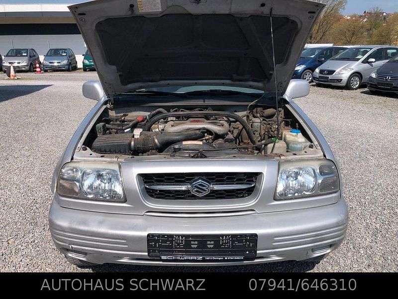 Gebraucht Suzuki Grand Vitara 144 PS (105 kW) 2000 Silber SUV
