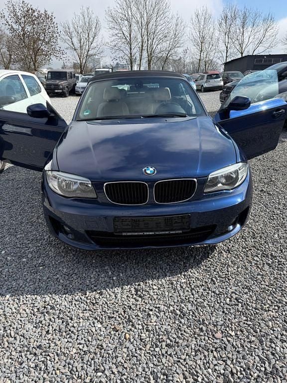 Gebraucht BMW 118 Cabriolet 143 PS (105 kW) 2011 Blau Cabrio
