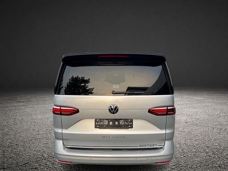 Gebraucht VW Multivan Edition 150 PS (110 kW) 2023 Silber Van