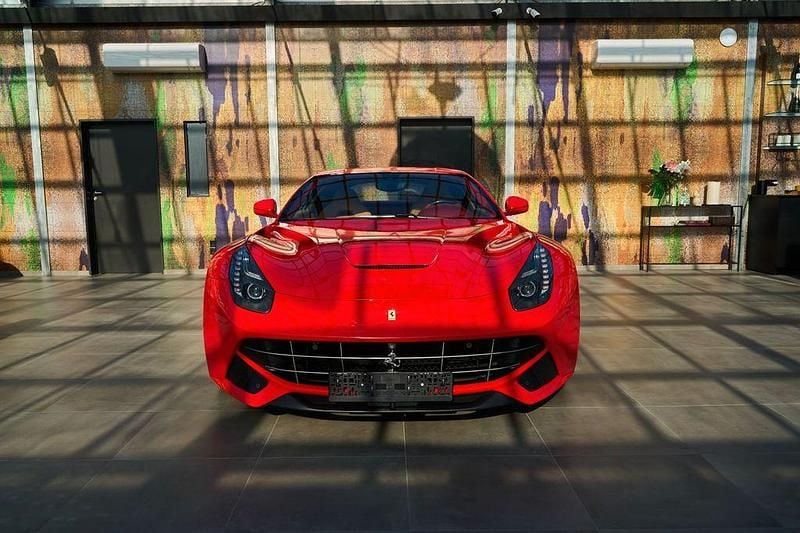 Rot Gebraucht 2014 Ferrari F12 | 219.990 € - Bild 1/4