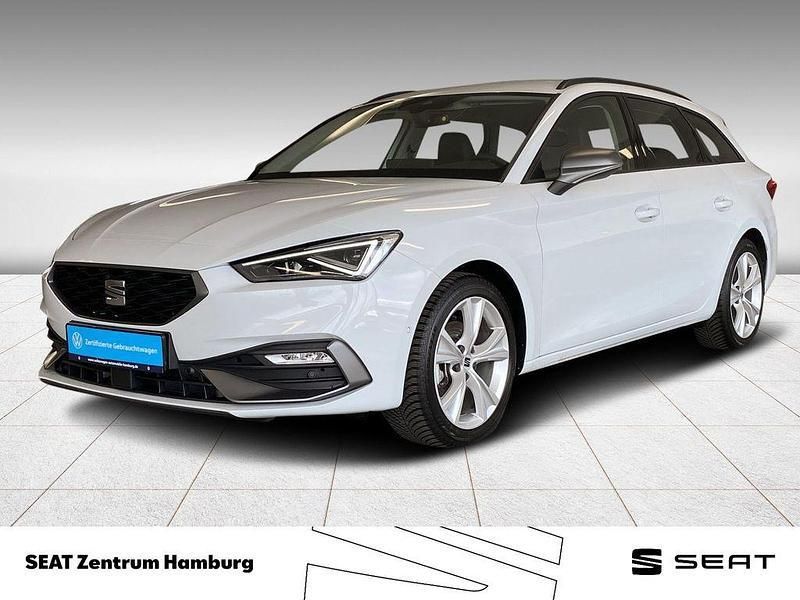 Glacial weiß metallic Gebraucht 2024 Seat Leon ST FR Kombi | 26.210 € (Fairer Preis) - Bild 1/4