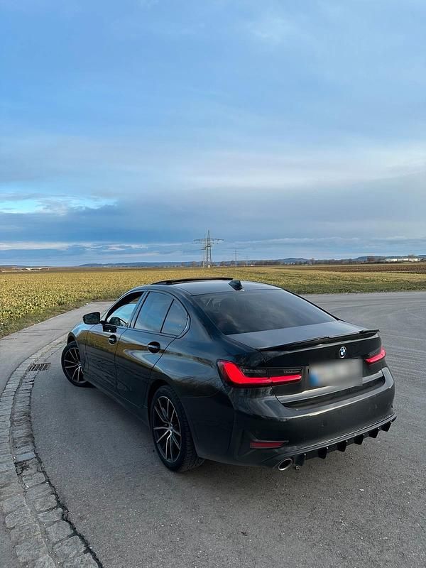 Gebraucht BMW 330 258 PS (189 kW) 2020 Schwarz Limousine