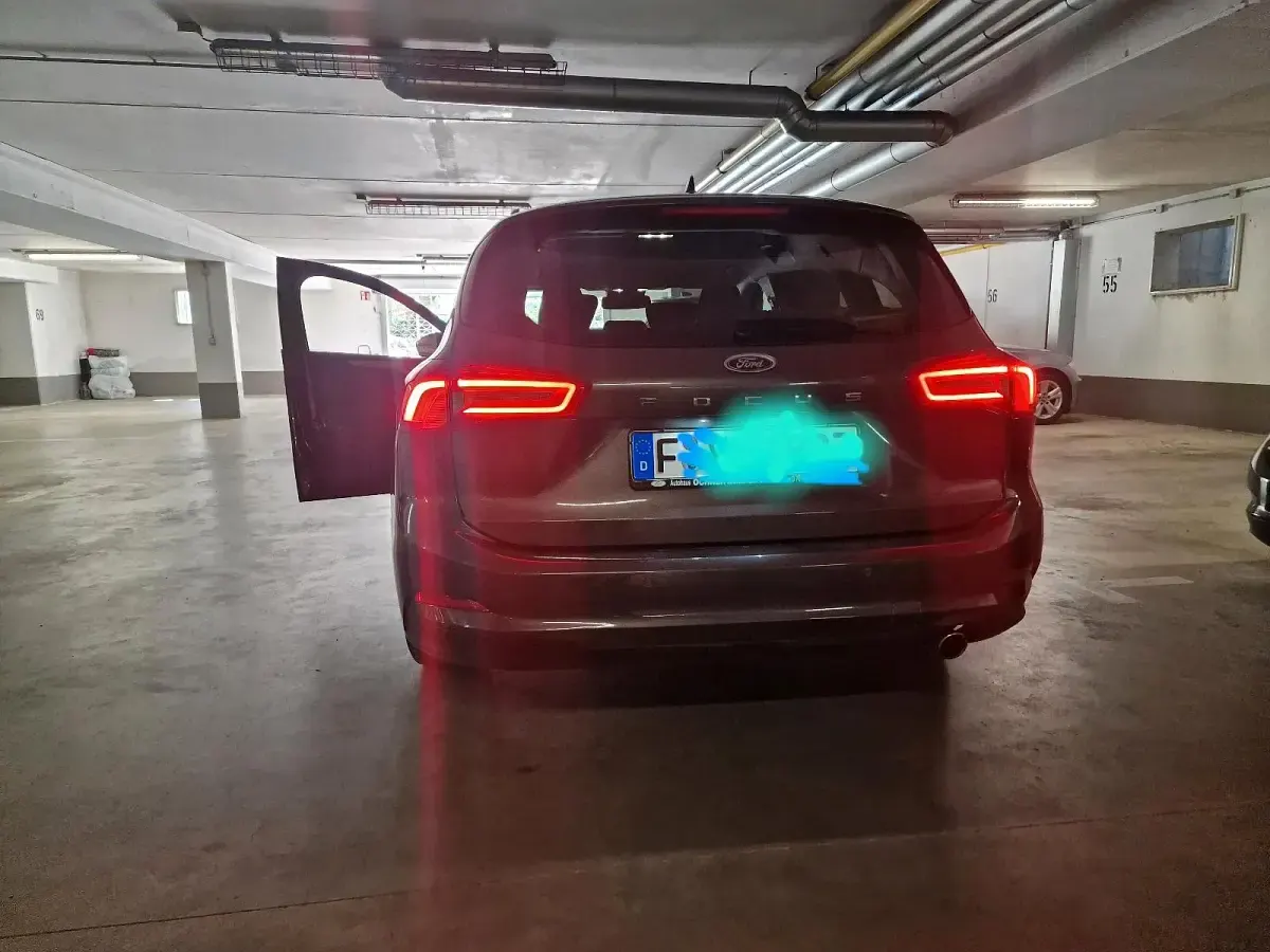 Gebraucht Ford Focus 150 PS (110 kW) 2019 Grau Kombi