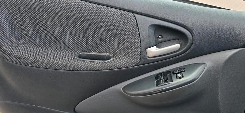 Gebraucht Toyota Yaris 65 PS (47 kW) 2003 Blau Kleinwagen