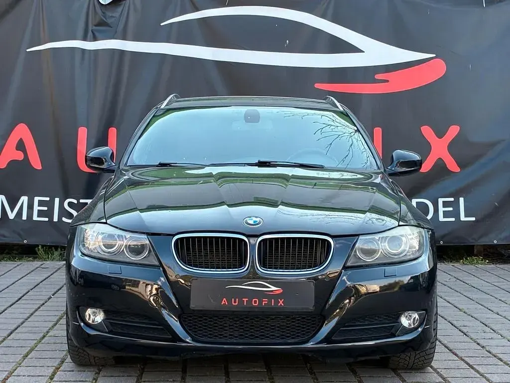 Gebraucht BMW 325 Sport Line 218 PS (160 kW) 2011 Schwarz Kombi
