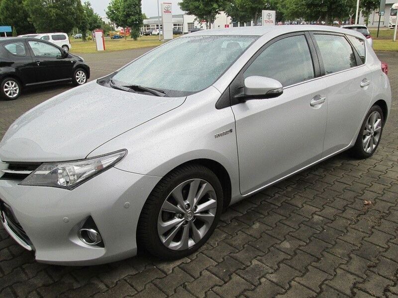 Silber Gebraucht 2013 Toyota Auris Hybrid Edition Limousine | 8.950 € (Fairer Preis) - Bild 1/4