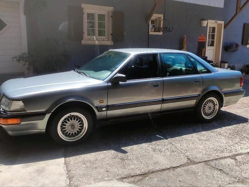 Grau Gebraucht 1991 Audi V8 Limousine | 7.999 € - Bild 1/4