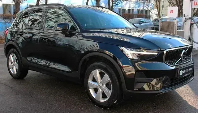 Gebraucht Volvo XC40 129 PS (94 kW) 2023 Schwarz SUV