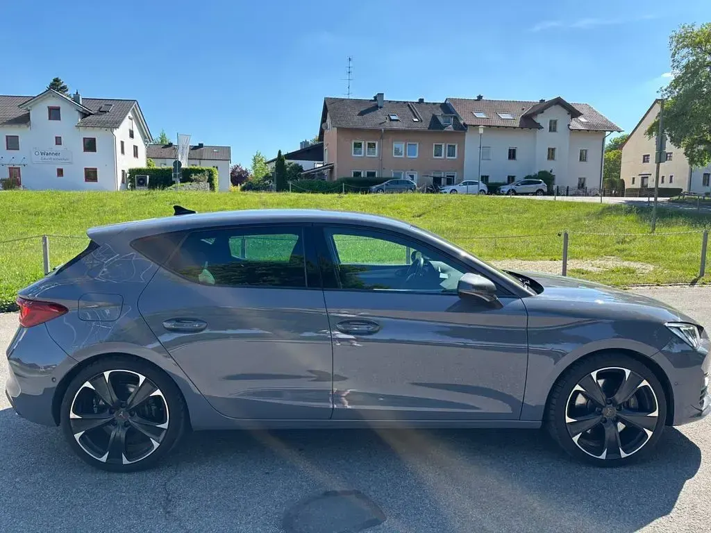 Gebraucht Cupra Leon VZ 245 PS (180 kW) 2022 Grau Limousine