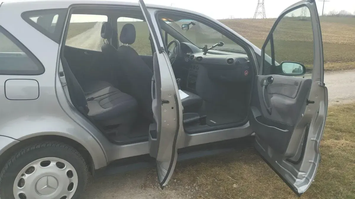 Gebraucht Mercedes A160 Elegance 102 PS (75 kW) 2000 Silber Kleinwagen